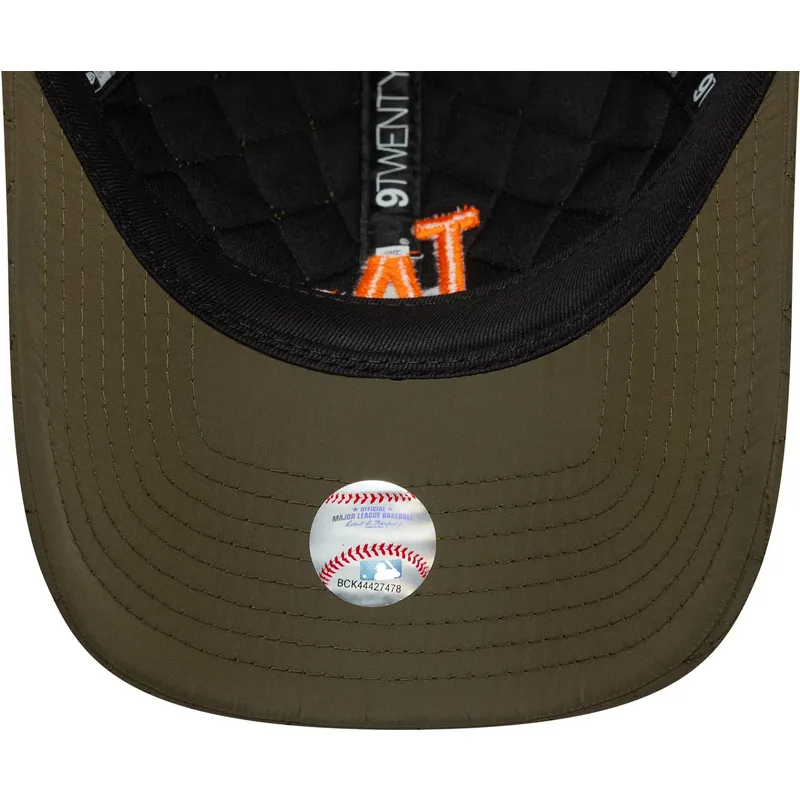 grune-verstellbare-curved-cap-mit-orangefarbenem-logo-9twenty-quilted-der-los-angeles-dodgers-mlb-von-new-era