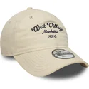 gorra-curva-beige-ajustable-west-village-9twenty-wordmark-de-new-era