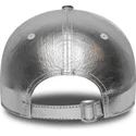shapka-izvita-srebrist-reguliruem-plateada-9forty-metallic-na-new-york-yankees-mlb-ot-new-era