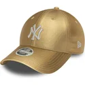 shapka-izvita-zlatist-reguliruem-dorada-9forty-metallic-na-new-york-yankees-mlb-ot-new-era