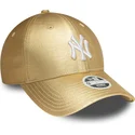 goldene-gebogene-verstellbare-damenkappe-9forty-metallic-der-new-york-yankees-mlb-von-new-era