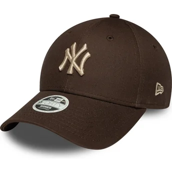 Braune gebogene verstellbare Damenkappe mit beigem Logo 9FORTY League Essential der New York Yankees MLB von New Era