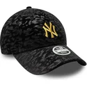 new-era-mlb-new-york-yankees-9forty-leo-velour-metallic-damen-verstellbare-schwarze-kappe-mit-gelbem-logo