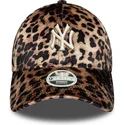shapka-izvita-leopard-reguliruem-9forty-leo-velour-na-new-york-yankees-mlb-ot-new-era