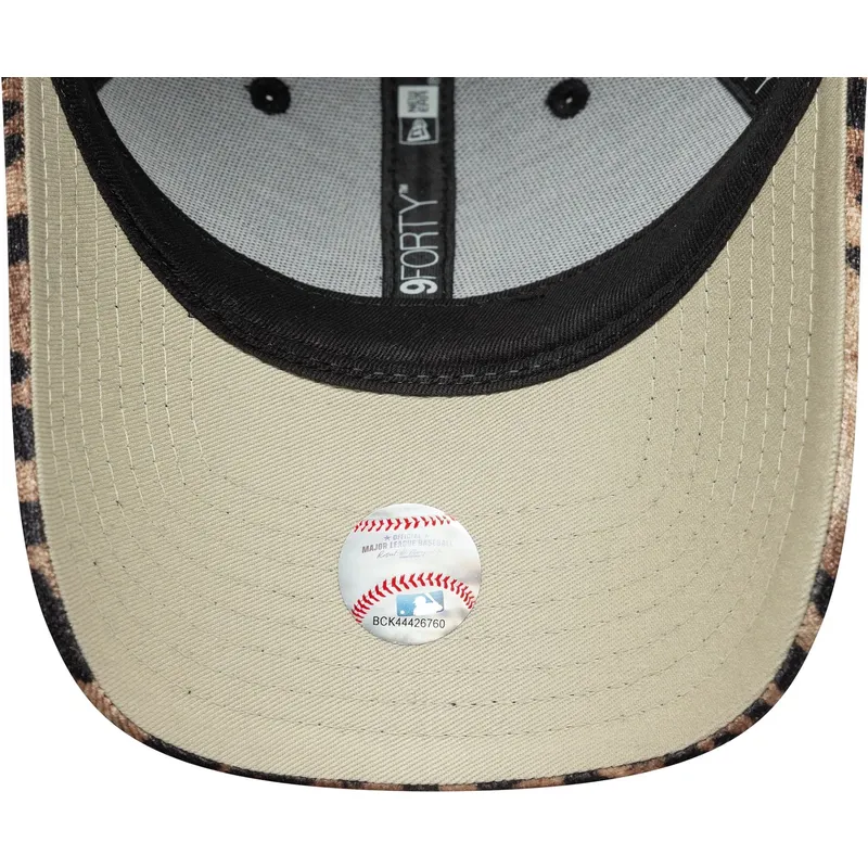 shapka-izvita-leopard-reguliruem-9forty-leo-velour-na-new-york-yankees-mlb-ot-new-era