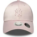 shapka-izvita-roza-reguliruem-9forty-satin-bow-back-na-new-york-yankees-mlb-ot-new-era