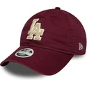 9twenty-boucle-los-angeles-dodgers-mlb-bordeaux-justerbar-kvindekasket-med-beige-logo-fra-new-era