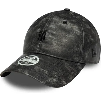 New Era New York Yankees MLB 9TWENTY Worn PU verstellbare schwarze Damenkappe mit gebogenem Schirm und schwarzem Logo