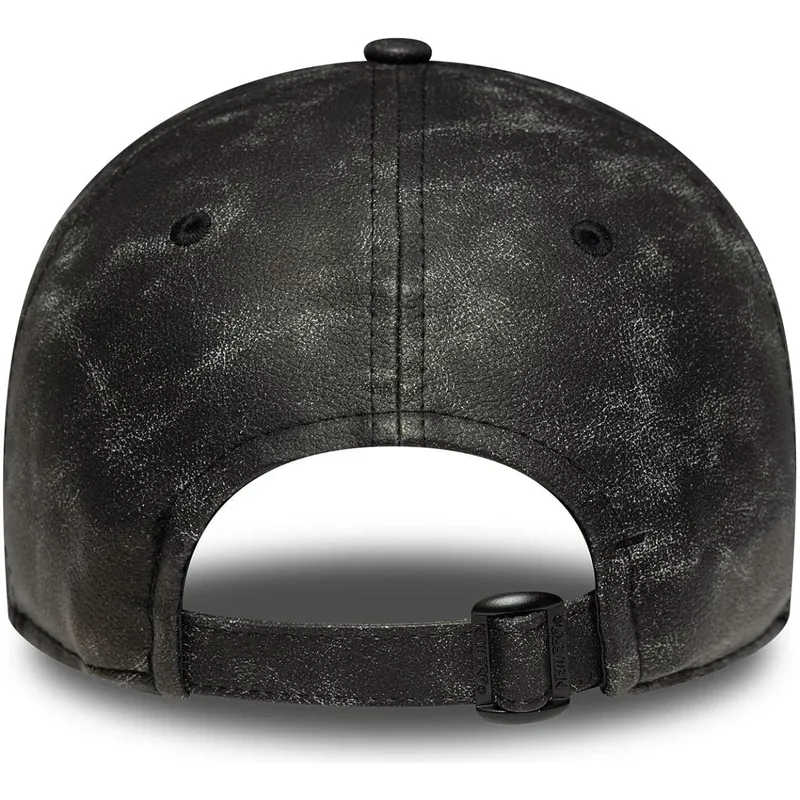 shapka-izvita-cherna-reguliruema-9twenty-worn-pu-na-new-york-yankees-mlb-ot-new-era