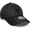 shapka-izvita-cherna-reguliruem-9twenty-padded-na-new-york-yankees-mlb-ot-new-era