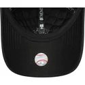 new-era-izvita-periferiya-damska-cherno-logo-9twenty-podplatena-new-york-yankees-mlb-cherna-reguliruema-shapka