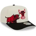 shapka-izvita-cherna-snapbek-9fifty-a-frame-precurved-hardwood-classics-na-chicago-bulls-nba-ot-new-era