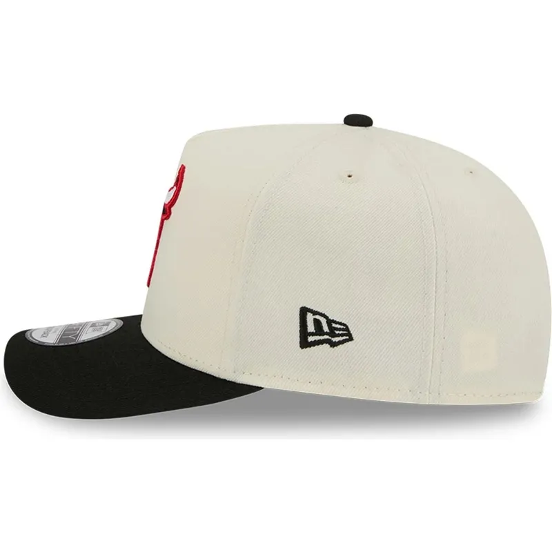 new-era-curved-brim-9fifty-a-frame-precurved-hardwood-classics-chicago-bulls-nba-bezhova-i-cherna-shapka-s-ploska-kozirka