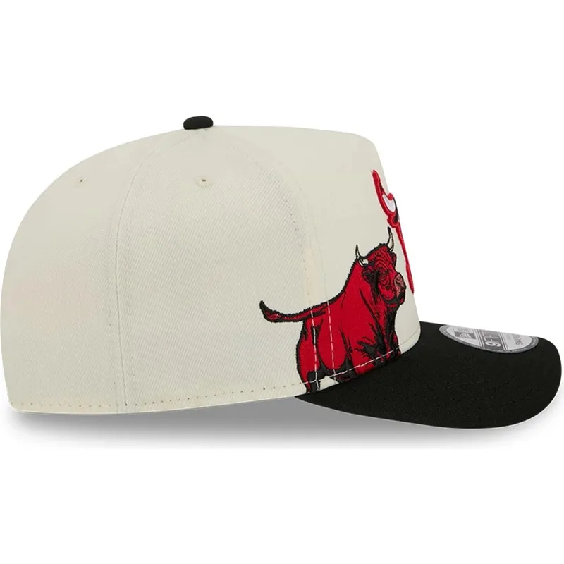 shapka-izvita-cherna-snapbek-9fifty-a-frame-precurved-hardwood-classics-na-chicago-bulls-nba-ot-new-era