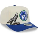 beige-og-bla-snapback-kasket-med-bojning-9fifty-a-frame-precurved-hardwood-classics-fra-minnesota-timberwolves-nba-fra-new-era