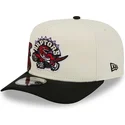gorra-curva-beige-y-negra-snapback-9fifty-a-frame-precurved-hardwood-classics-de-toronto-raptors-nba-de-new-era