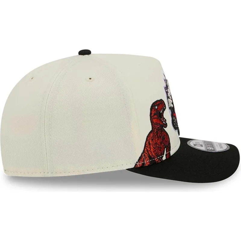 shapka-izvita-cherna-snapbek-9fifty-a-frame-precurved-hardwood-classics-na-toronto-raptors-nba-ot-new-era