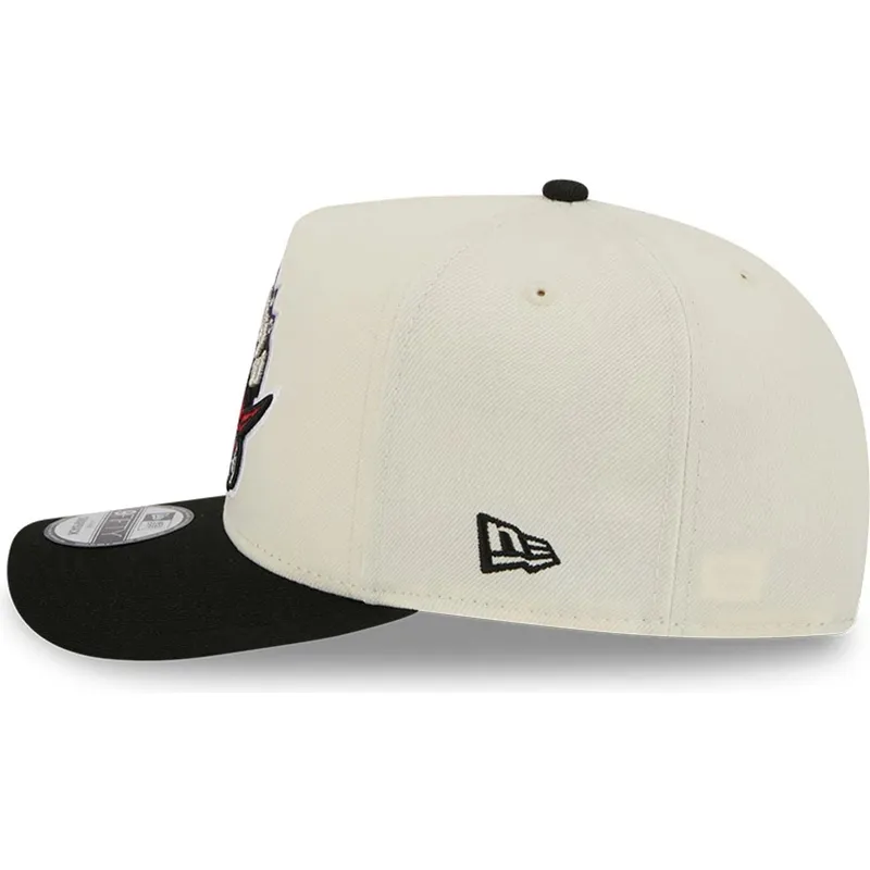 shapka-izvita-cherna-snapbek-9fifty-a-frame-precurved-hardwood-classics-na-toronto-raptors-nba-ot-new-era