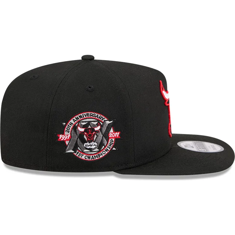shapka-ploska-cherna-snapbek-9fifty-a-frame-hardwood-classics-na-chicago-bulls-nba-ot-new-era