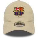 shapka-izvita-bezhov-snapbek-9twenty-ajustable-na-fc-barcelona-laliga-ot-new-era