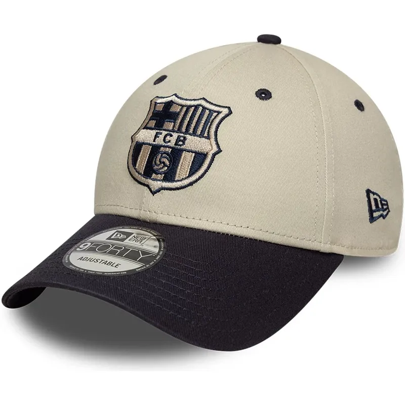 buet-kasket-beige-og-marinebla-justerbar-fra-fc-barcelona-laliga-9forty-contrast-fra-new-era