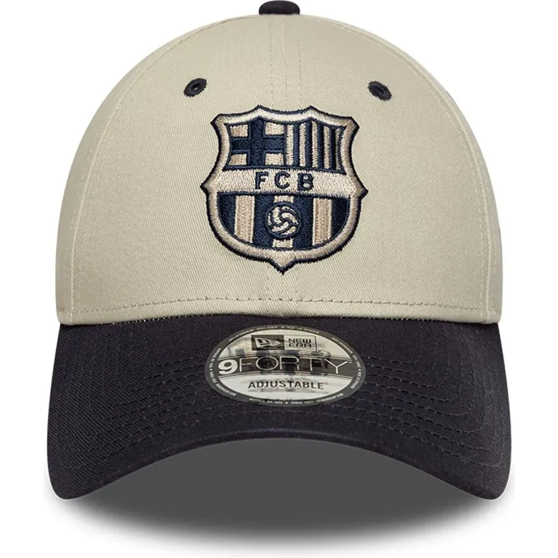 justerbar-fc-barcelona-laliga-9forty-contrast-beige-og-marinebla-buet-kasket-fra-new-era