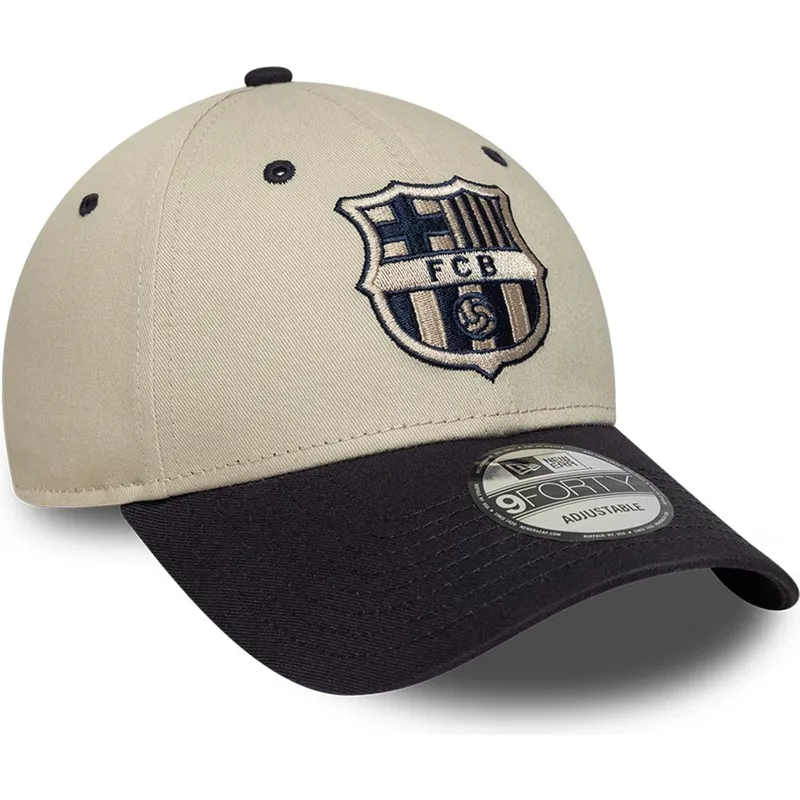 buet-kasket-beige-og-marinebla-justerbar-fra-fc-barcelona-laliga-9forty-contrast-fra-new-era