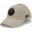 shapka-izvita-bezhov-reguliruema-club-unstructured-organic-cotton-na-atlanta-braves-mlb-ot-nike