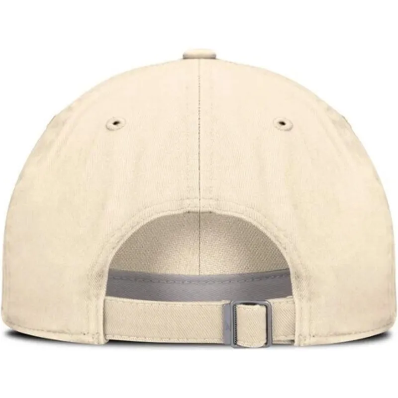 shapka-izvita-bezhov-reguliruem-club-unstructured-organic-cotton-na-new-york-yankees-mlb-ot-nike