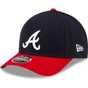 marineblaue-und-rote-gebogene-snapback-kappe-9forty-m-crown-player-replica-der-atlanta-braves-mlb-von-new-era