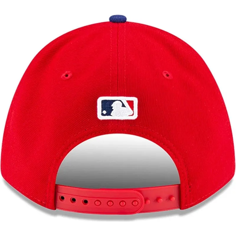 shapka-izvita-chervena-snapbek-9forty-m-crown-player-replica-na-philadelphia-phillies-mlb-ot-new-era