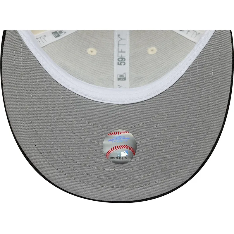 buet-beige-og-sort-fitted-kasket-59fifty-low-profile-precurved-coops-fra-new-york-yankees-mlb-fra-new-era