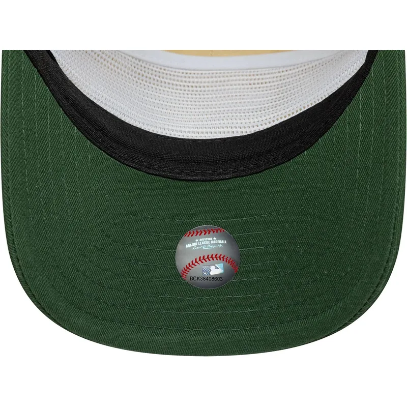 shapka-izvita-bezhov-reguliruem-19twenty-washed-graphic-na-new-york-yankees-mlb-ot-new-era shapka-izvita-bezhov-reguliruem-19twenty-washed-graphic-na-new-york-yankees-mlb-ot-new-era