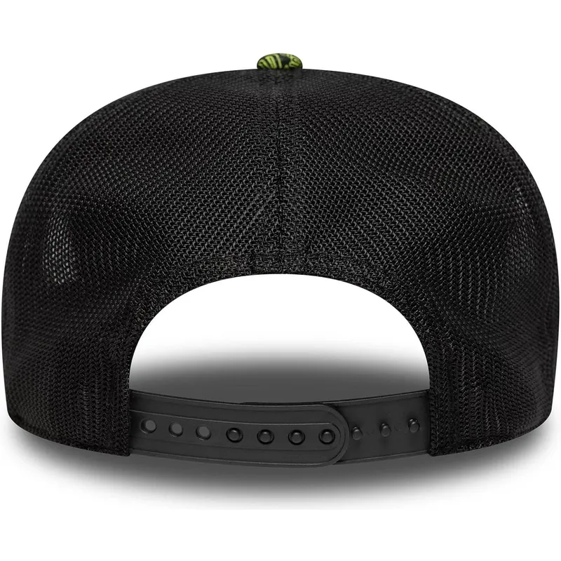 shapka-izvita-cherna-snapbek-9seventy-stretch-snap-all-over-print-na-valentino-rossi-vr46-motogp-ot-new-era