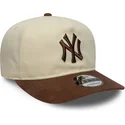 shapka-izvita-kafyav-reguliruem-9fifty-a-frame-suede-visor-na-new-york-yankees-mlb-ot-new-era