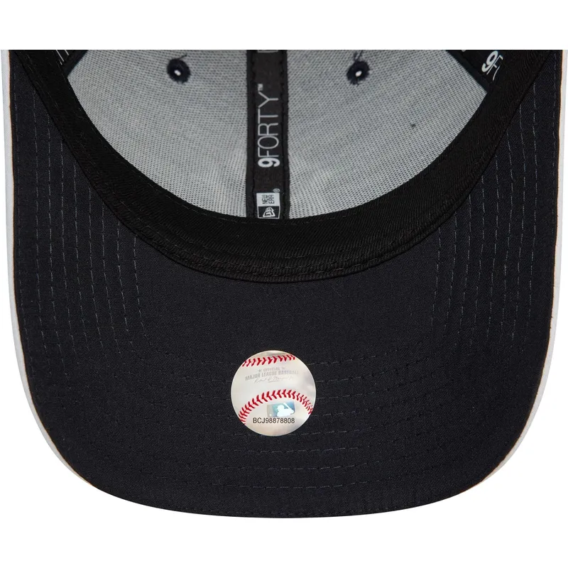 shapka-izvita-tmnosin-reguliruem-9forty-microfibre-na-new-york-yankees-mlb-ot-new-era