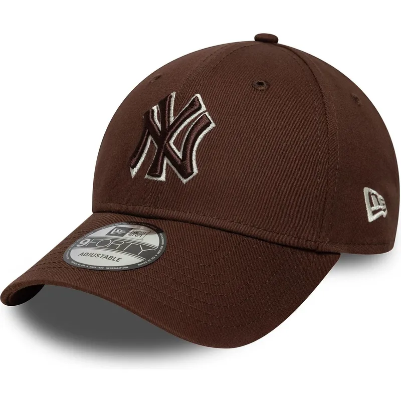 braune-verstellbare-curved-cap-mit-braunem-logo-9forty-outline-der-new-york-yankees-mlb-von-new-era