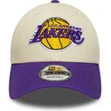 buet-beige-og-violet-justerbar-9forty-colour-block-kasket-fra-los-angeles-lakers-nba-fra-new-era