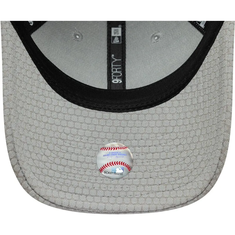 gra-curved-snapback-kasket-med-grat-logo-9forty-mesh-flawless-fra-new-york-yankees-mlb-fra-new-era
