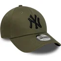 grune-verstellbare-curved-cap-mit-schwarzem-logo-9forty-league-essential-der-new-york-yankees-mlb-von-new-era