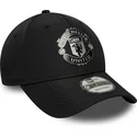 shapka-izvita-cherna-reguliruem-9forty-reflective-na-manchester-united-football-club-premier-league-ot-new-era