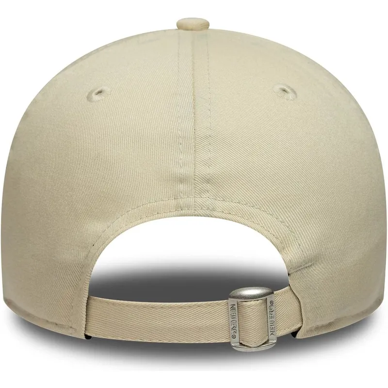 buet-beige-og-bla-justerbar-9forty-seasonal-kasket-fra-red-bull-racing-formula-1-fra-new-era