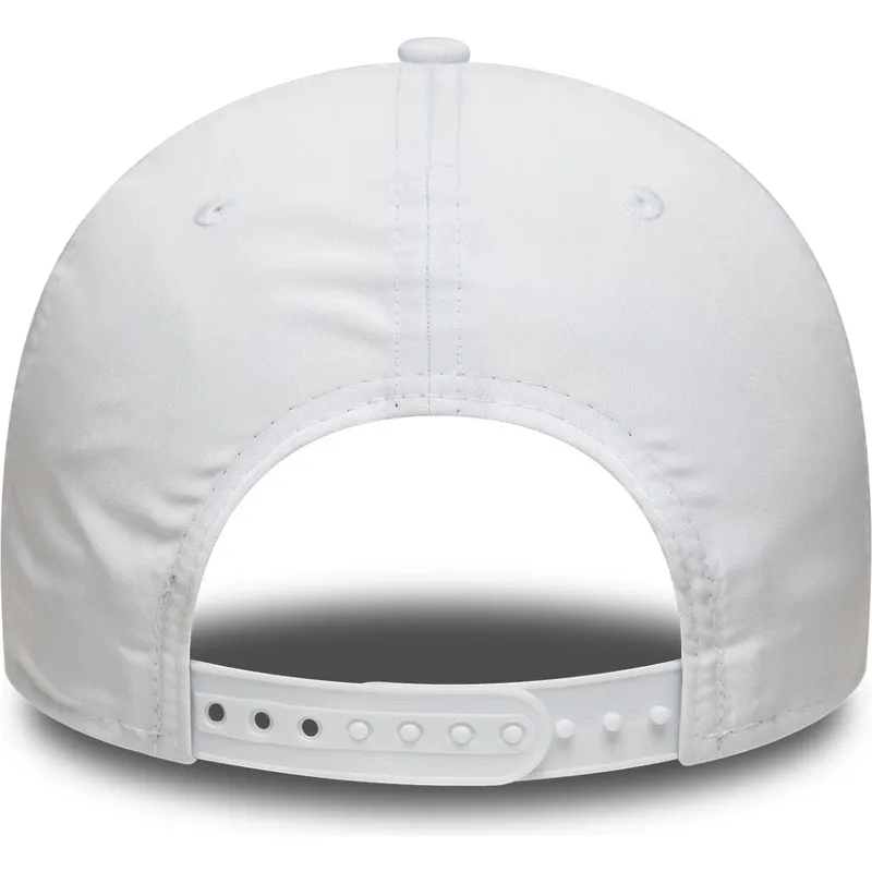 gorra-curva-blanca-snapback-9forty-checkerboard-de-racing-bulls-f1-team-formula-1-de-new-era