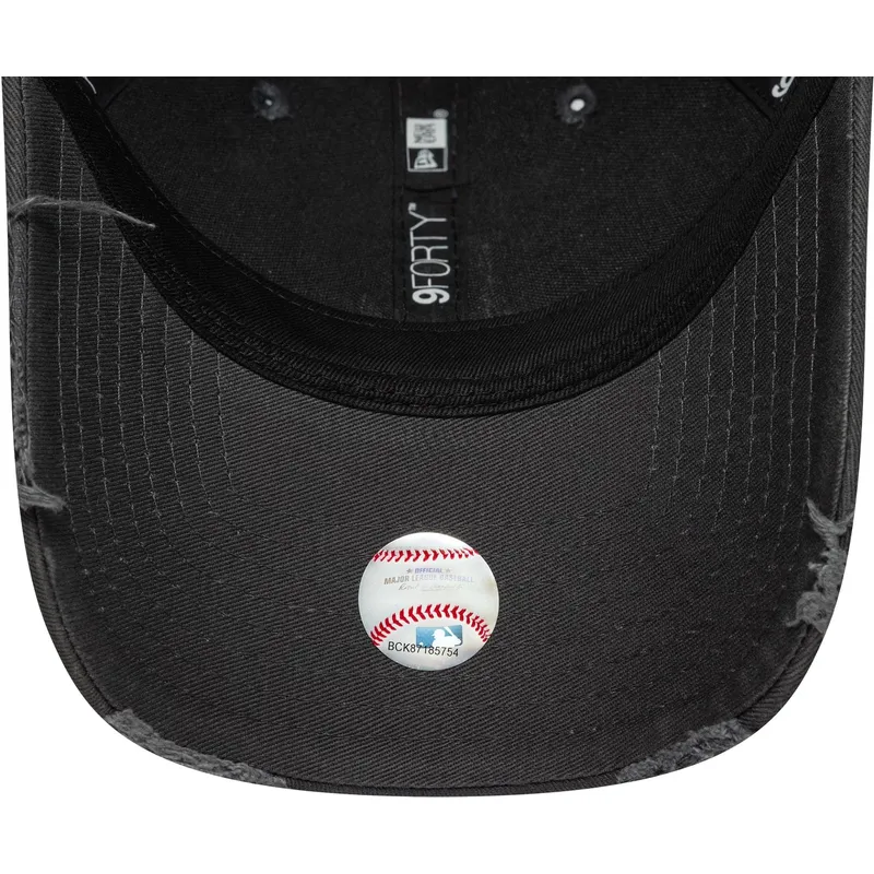 graue-verstellbare-curved-cap-mit-grauem-logo-9forty-wash-distress-der-los-angeles-dodgers-mlb-von-new-era