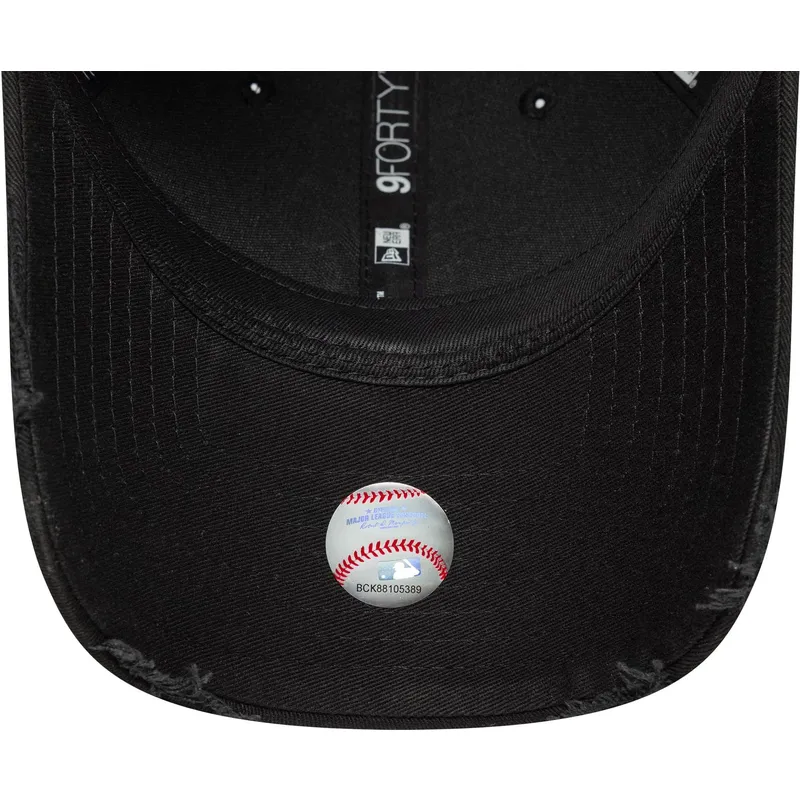 shapka-izvita-cherna-reguliruema-9forty-wash-distress-na-new-york-yankees-mlb-ot-new-era