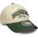 shapka-izvita-bezhov-reguliruem-9forty-m-crown-wordmark-na-los-angeles-dodgers-mlb-ot-new-era