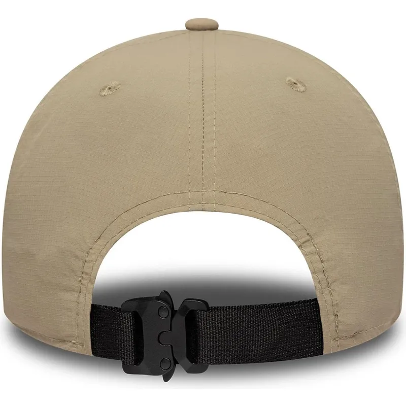 casquette-courbee-beige-ajustable-9forty-m-crown-sport-new-era