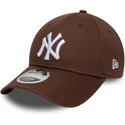 shapka-izvita-kafyav-snapbek-9forty-m-crown-na-new-york-yankees-mlb-ot-new-era