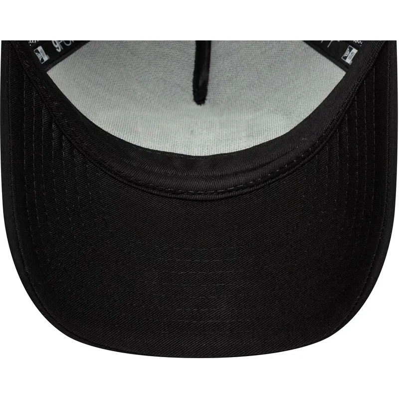 shapka-izvita-traker-cherna-snapbek-9forty-m-crown-graphic-ot-new-era