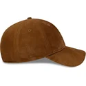 shapka-izvita-kafyav-reguliruema-9twenty-suede-na-new-york-yankees-mlb-ot-new-era